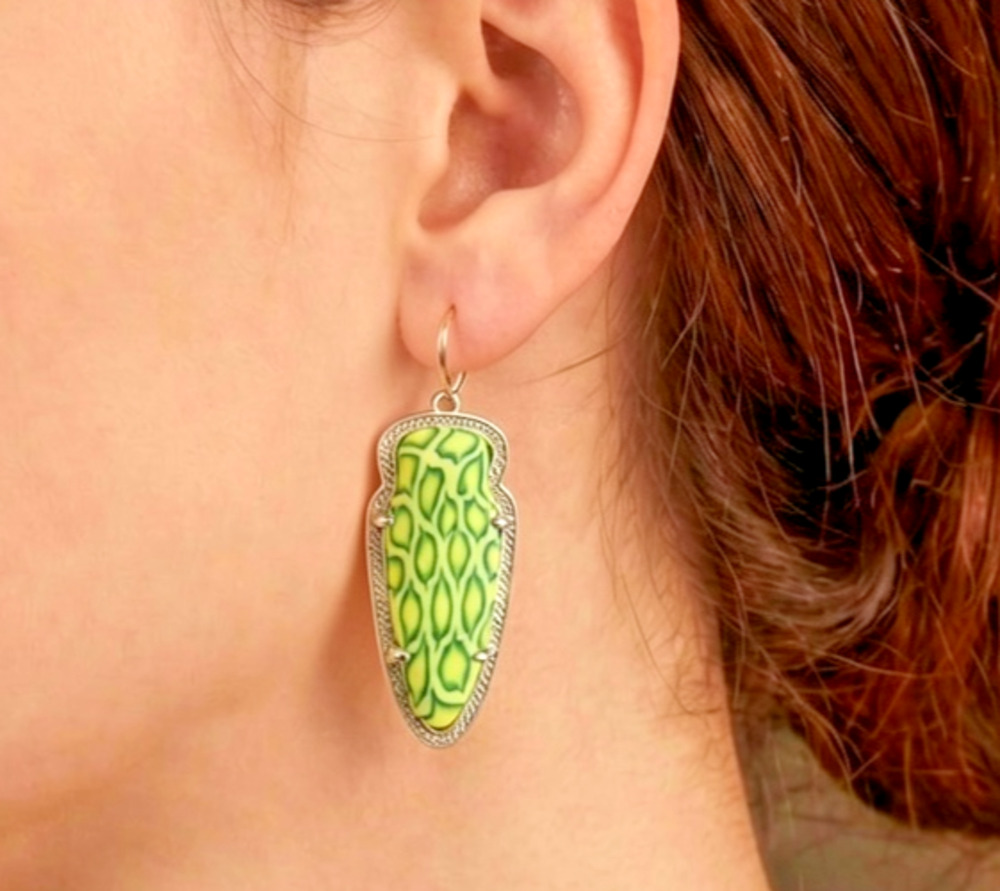 Kendra Scott Sky Earrings Chartreuse Green Silver tone arrowhead arrow Earrings